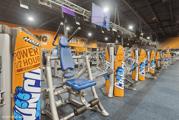 Crunch Fitness - Land O'Lakes logo