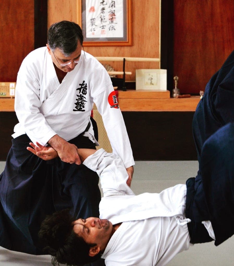 Redlands Aikikai logo