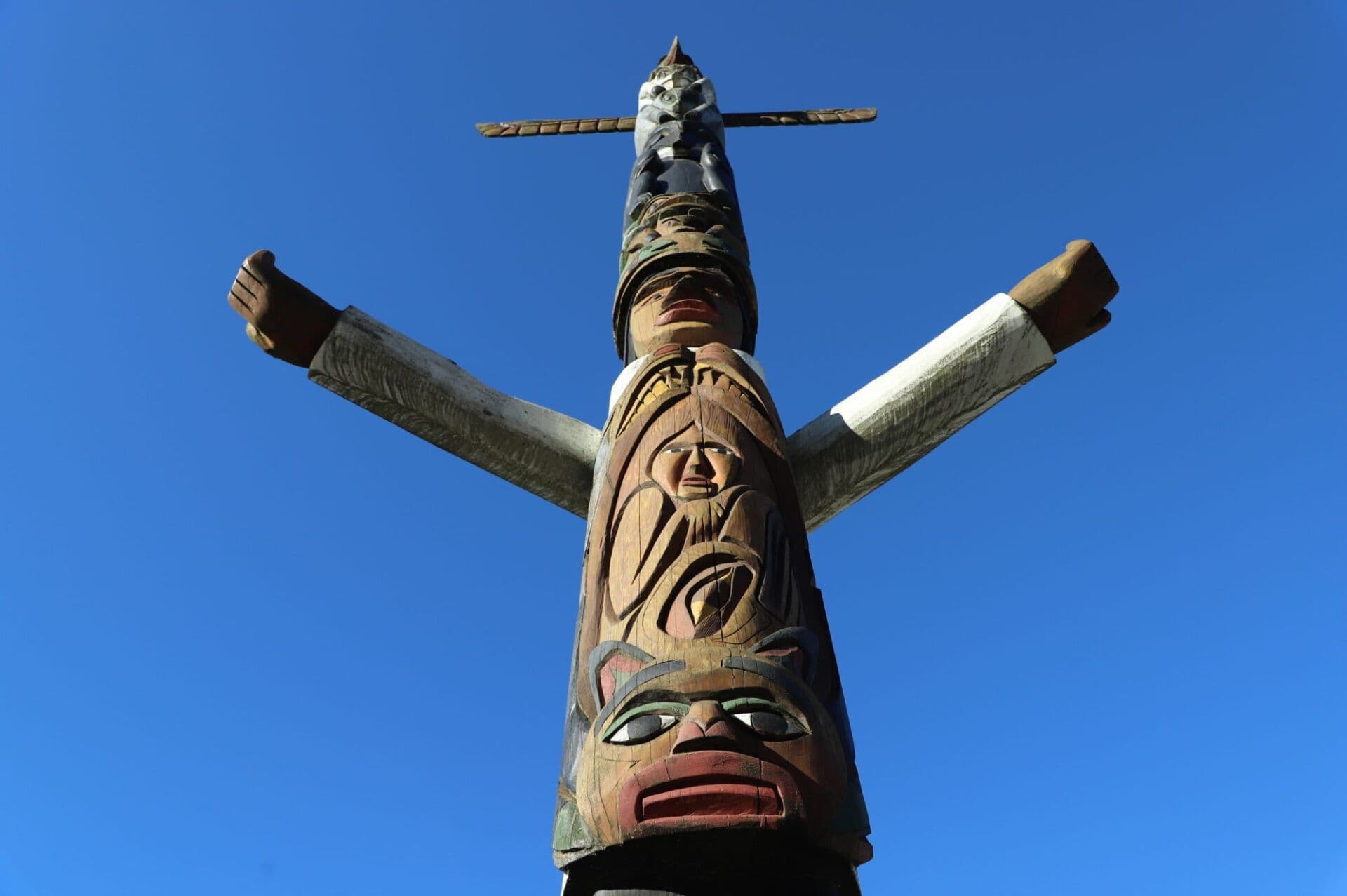 Squamish Nation Totem Hall logo